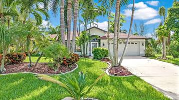 House (4935 SW 20th PL) | Property grounds