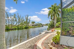 House (4935 SW 20th PL) | Property grounds - 4935 SW 20th PL (Cape Coral)