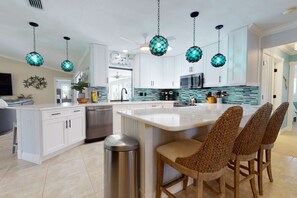 House (4935 SW 20th PL) | Private kitchen | Fridge, microwave, dishwasher, coffee/tea maker - 4935 SW 20th PL (Cape Coral)