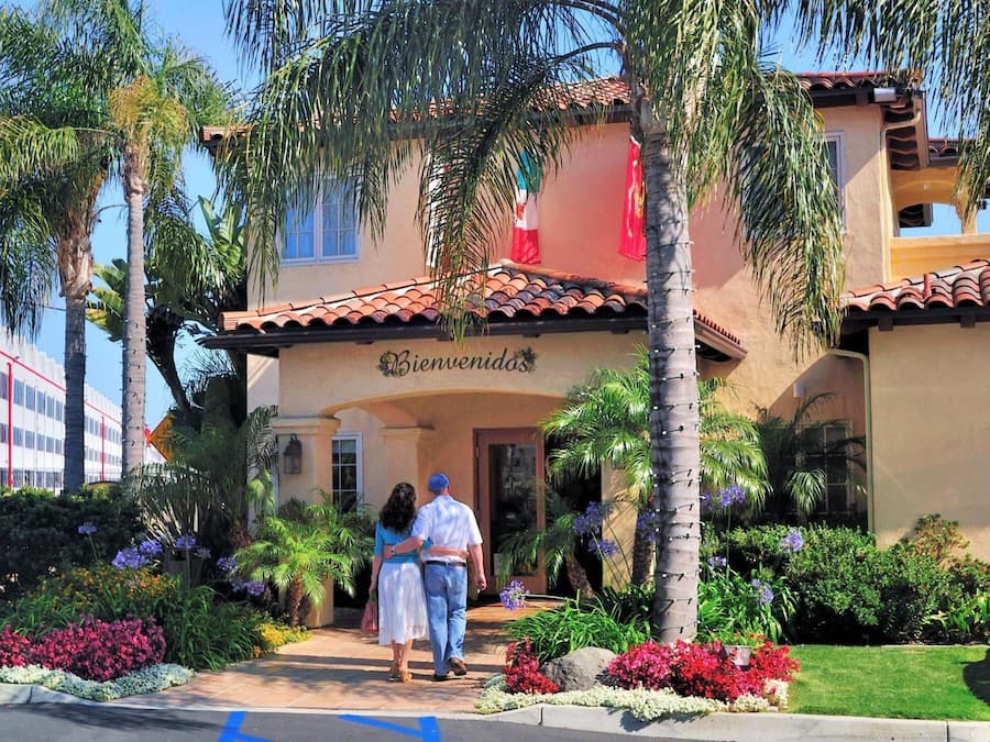 المنشأة من الخارج