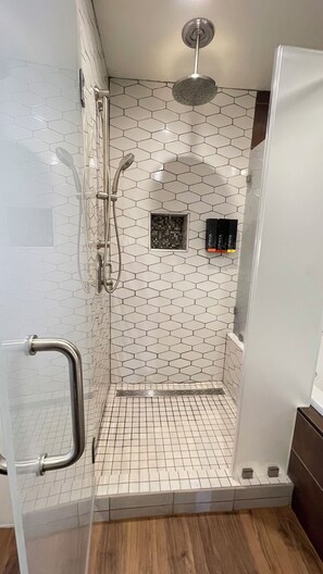 Junior Jacuzzi Suite | ห้องน้ำ | ไดร์เป่าผม, ผ้าเช็ดตัว