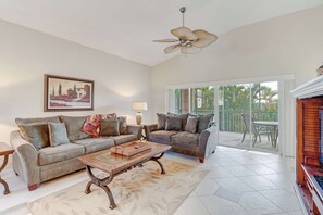 Condo (Bellamar Dr #1521) | Exterior