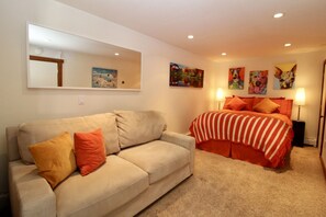 5 bedrooms, desk, free WiFi, bed sheets