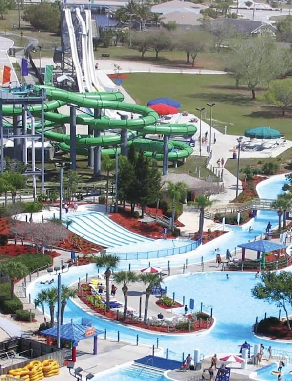 Casa (5143 SW 3rd Ave) | Esterni