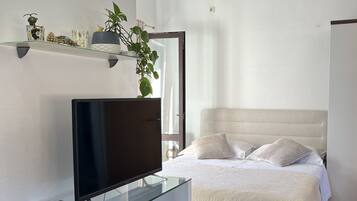 WiFi, bed sheets