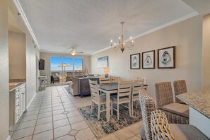 Dining - Enclave 105 Orange Beach Gulf Front Poolside Ground Floor unit- 3 bedroom 3 bath (Orange Beach)