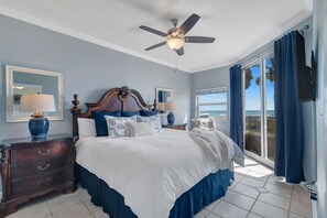 3 bedrooms, travel crib, WiFi, bed sheets