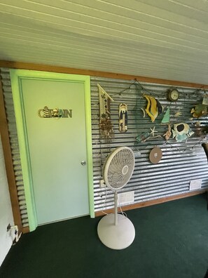 Interior - Just minutes from our Beautiful Gulf Of Mexico Beaches & Stunning Sunsets !! (bradenton)
