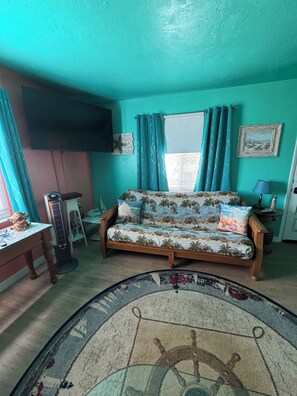 2 bedrooms, iron/ironing board, travel cot, free WiFi - Just minutes from our Beautiful Gulf Of Mexico Beaches & Stunning Sunsets !! (bradenton)