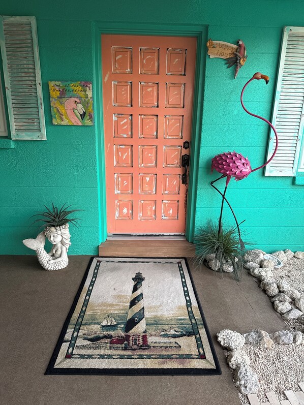 Interior - Just minutes from our Beautiful Gulf Of Mexico Beaches & Stunning Sunsets !! (bradenton)