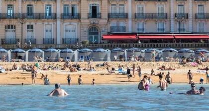 Cosy Appartement Dans une Villa Avec Piscine , Proche du Centre et de la mer