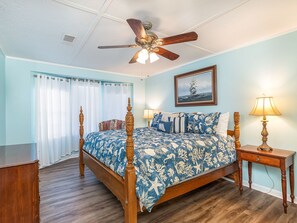 3 bedrooms, iron/ironing board, Internet, bed sheets