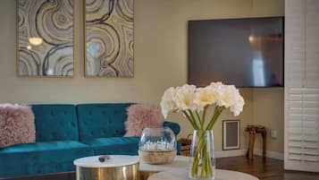Smart TV, fireplace, video games, offices