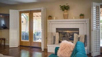 Smart TV, fireplace, video games, offices