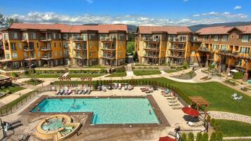 Piscine extérieure, piscine chauffée