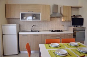 Geladeira, fogão, cooktop