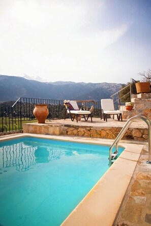 Pool - Private stone built villa.Pool and magic view to the white mountains (CHANIA)