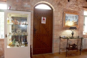 Interior - Private stone built villa.Pool and magic view to the white mountains (CHANIA)