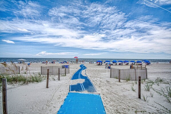 Una playa cerca