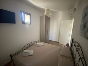 4 bedrooms, iron/ironing board, free WiFi, bed sheets - Villa Sole (San Pietro In Bevagna)