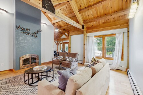 Classic Wooded Retreat W/ Gorgeous Interior & Great Location Near Skiing & Lake