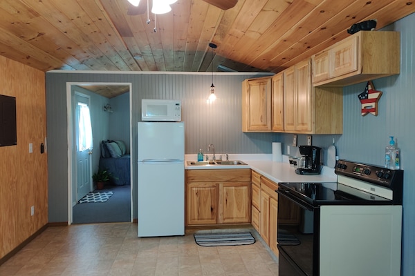 Refrigerador, microondas, horno, placa de cocina