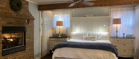 3 bedrooms, desk, iron/ironing board, WiFi