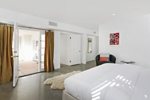 4 soverom, strykejern/-brett, reiseseng for barn og wi-fi (inkludert)