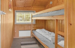 2 bedrooms, travel crib