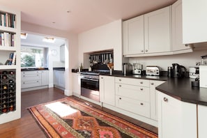 Microwave, dishwasher, coffee/tea maker, toaster