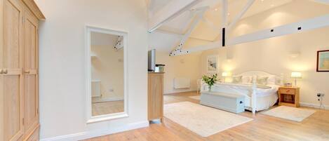 8 bedrooms, iron/ironing board, travel cot, free WiFi