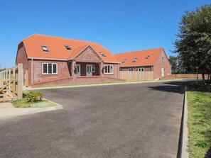 Exterior - Dawson Park 3 - UK12662 (Mablethorpe)