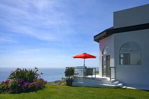 Terrace/patio - Malibu Ocean View Estate (Malibu)