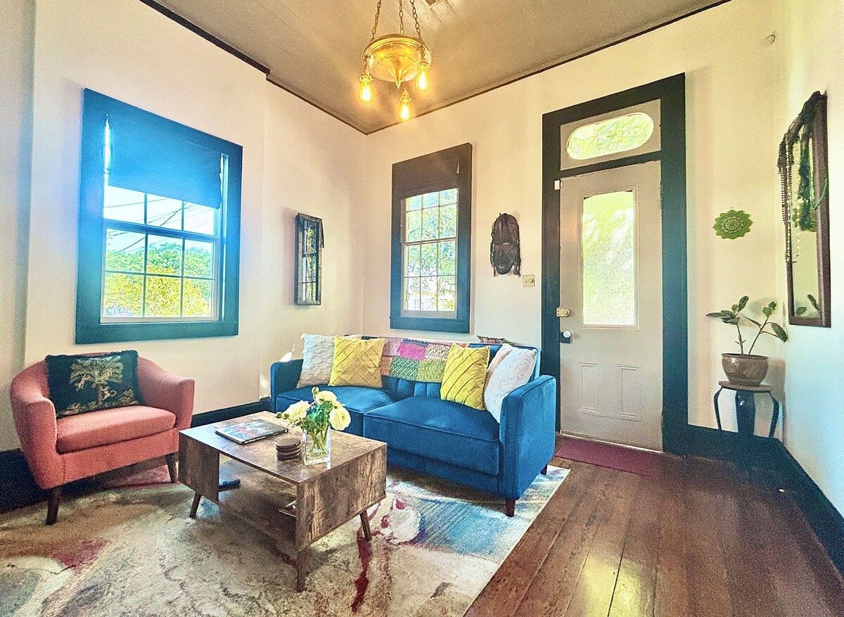 Charming Hideaway - Walk to French Quarter