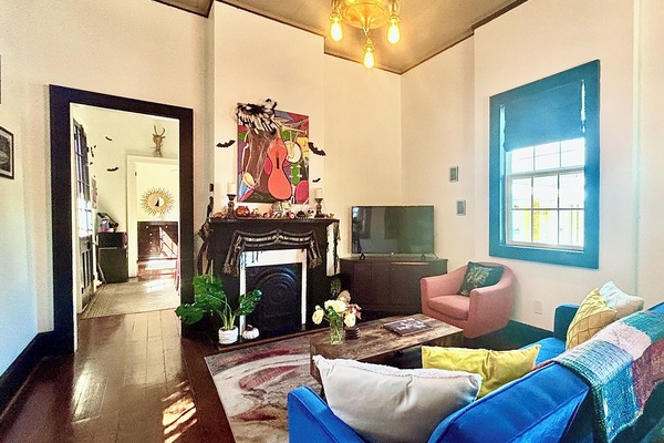 Smart TV, books, computer monitors