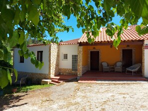 Exterior - Discover the center of PORTUGAL and stay in a lovely farm - 80 km from Lisbon! (Almeirim)