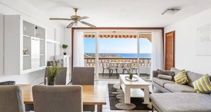 2-bedroom flat on Palm Mar beachfront with stunning view