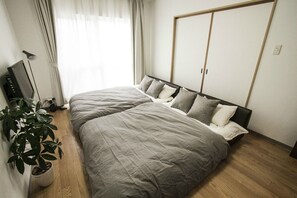 1 bedroom, desk, free WiFi, bed sheets