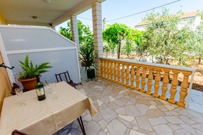 Outdoor dining - Apartments Ivana (TR) -Studio with Terrace ( A2) (Trogir)