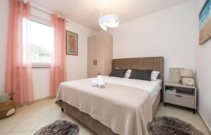 2 bedrooms, free WiFi, bed sheets