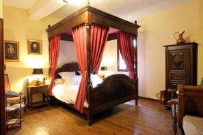 2 chambres, fer et planche à repasser, lit parapluie, draps fournis