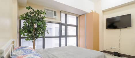 1 habitación, tabla de planchar con plancha, wifi gratis y ropa de cama