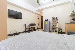 1 bedroom, iron/ironing board, free WiFi, bed sheets - Stayhere Relax & Retreat in Scandi Inspired Flat (Taguig)