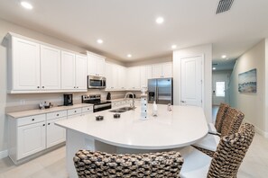 Fridge, oven, stovetop, dishwasher - Spacious Home with Game Room, Private Pool and Waterpark & Resort Access near. (Kissimmee)