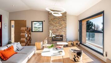 Télévision, cheminée