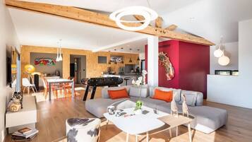 Télévision, cheminée