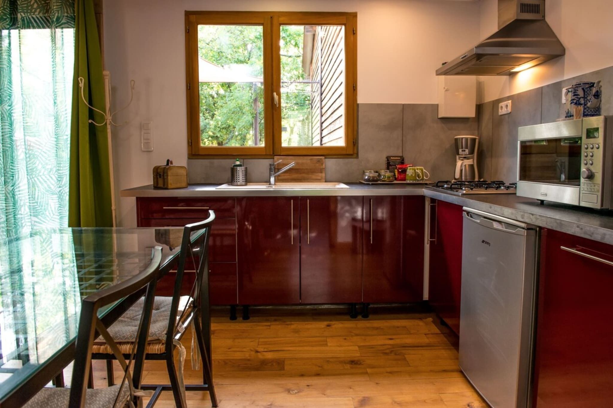 Dishwasher, dining tables