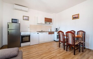Kühlschrank, Herdplatte, Geschirrspüler