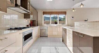 In the Hunter Valley and need a place to stay for a big group? Look no further