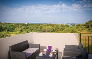 Outdoor dining - 3 bedroom awesome home in Medulin (Medulin)
